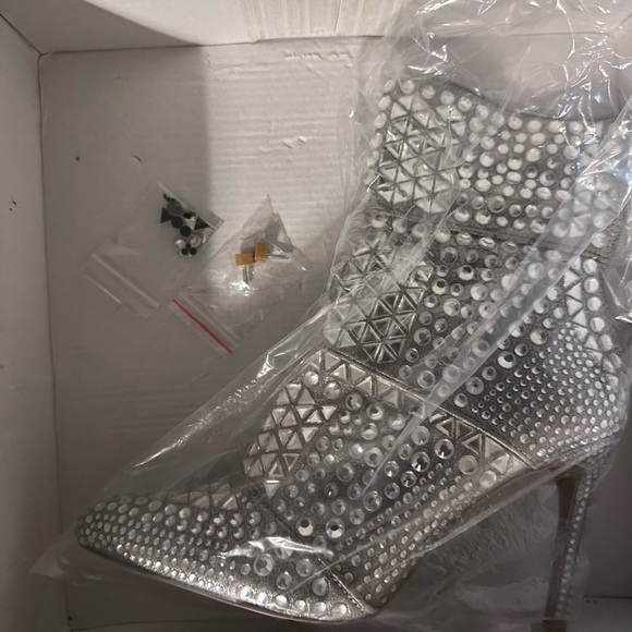 Steve Madden Crossing Rhinestone Booties - Picture 6 of 6